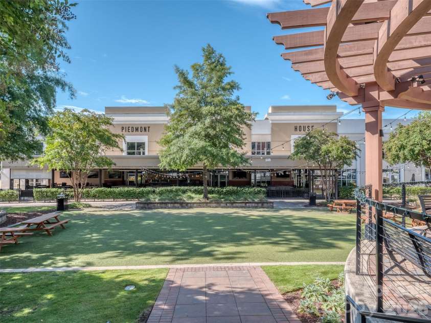 2074 Ayrsley Town Boulevard, Charlotte, NC 28273.  MLS# CAR4406409, YatesRealty ID 42089. 
