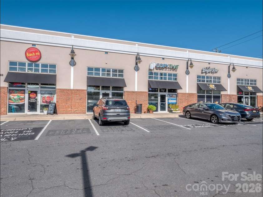 2074 Ayrsley Town Boulevard, Charlotte, NC 28273.  MLS# CAR4406409, YatesRealty ID 42089. 
