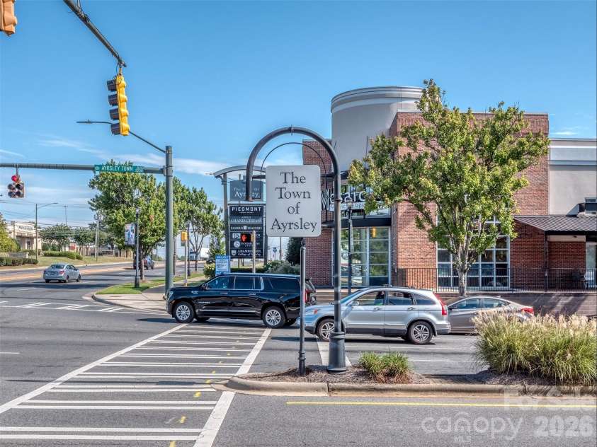 2074 Ayrsley Town Boulevard, Charlotte, NC 28273.  MLS# CAR4406409, YatesRealty ID 42089. 