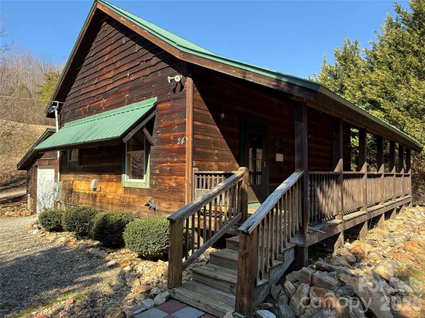 24 Supooh Lane, Sylva, NC 28779.  MLS# CAR4345879, YatesRealty ID 4209. 