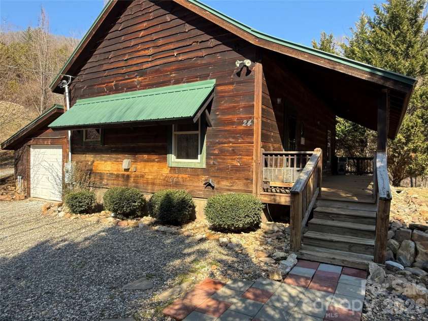 24 Supooh Lane, Sylva, NC 28779.  MLS# CAR4345879, YatesRealty ID 4209. 