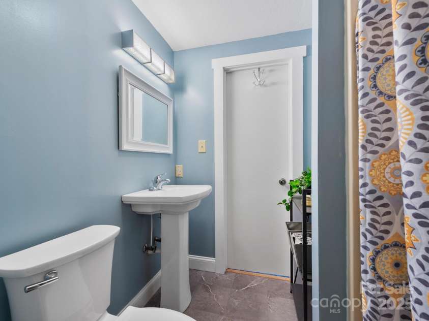 3 Crabapple Lane, Candler, NC 28715.  MLS# CAR4296482, YatesRealty ID 4209. 