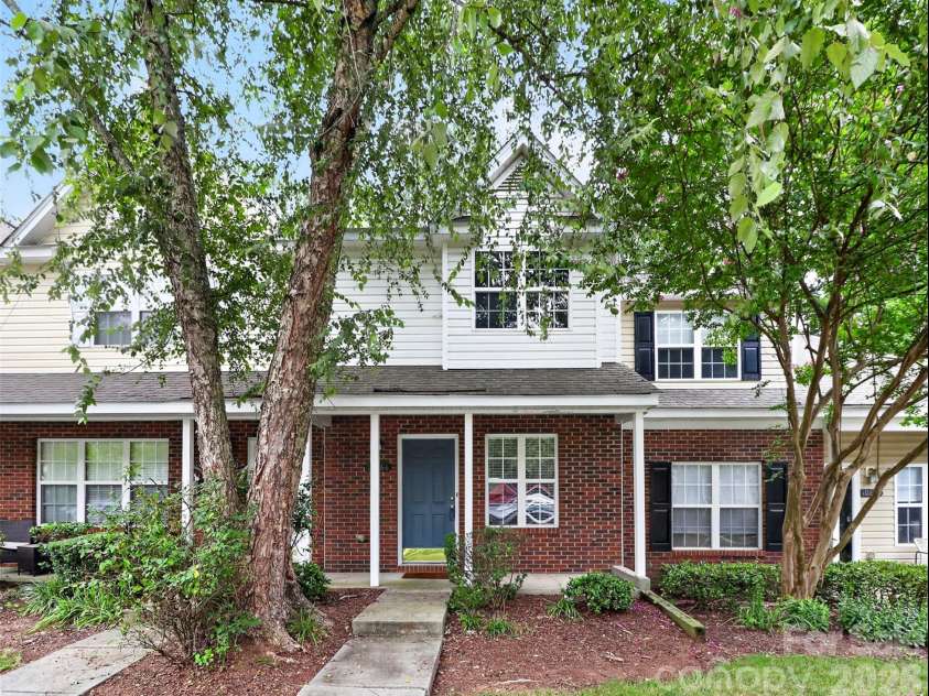 10866 Holly Ridge Boulevard, Charlotte, NC 28216.  MLS# CAR4401708, YatesRealty ID 42090. 