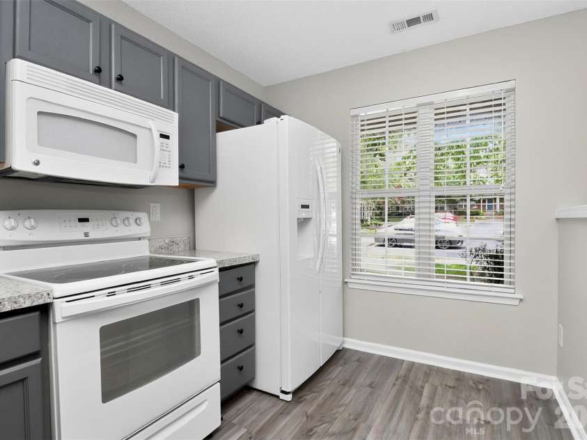 10866 Holly Ridge Boulevard, Charlotte, NC 28216.  MLS# CAR4401708, YatesRealty ID 42090. 