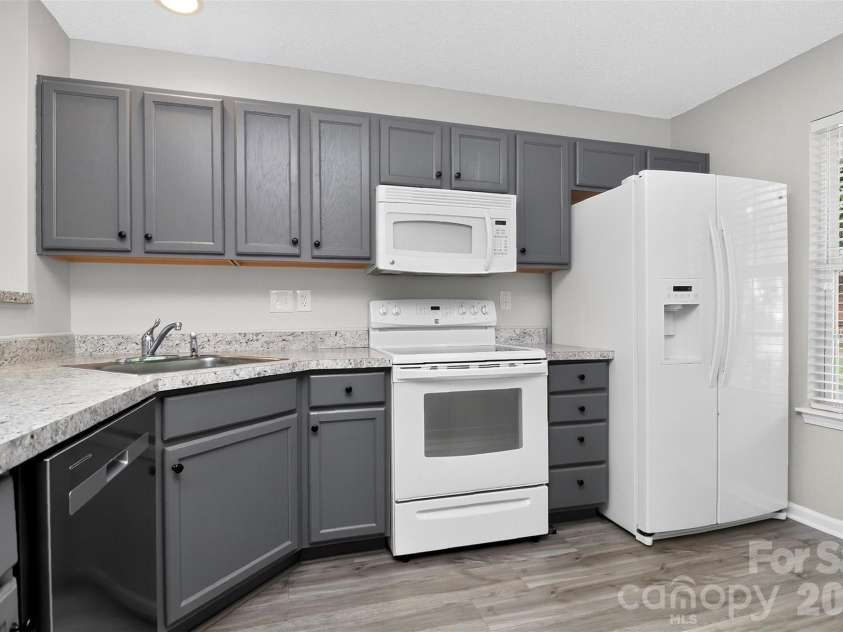 10866 Holly Ridge Boulevard, Charlotte, NC 28216.  MLS# CAR4401708, YatesRealty ID 42090. 