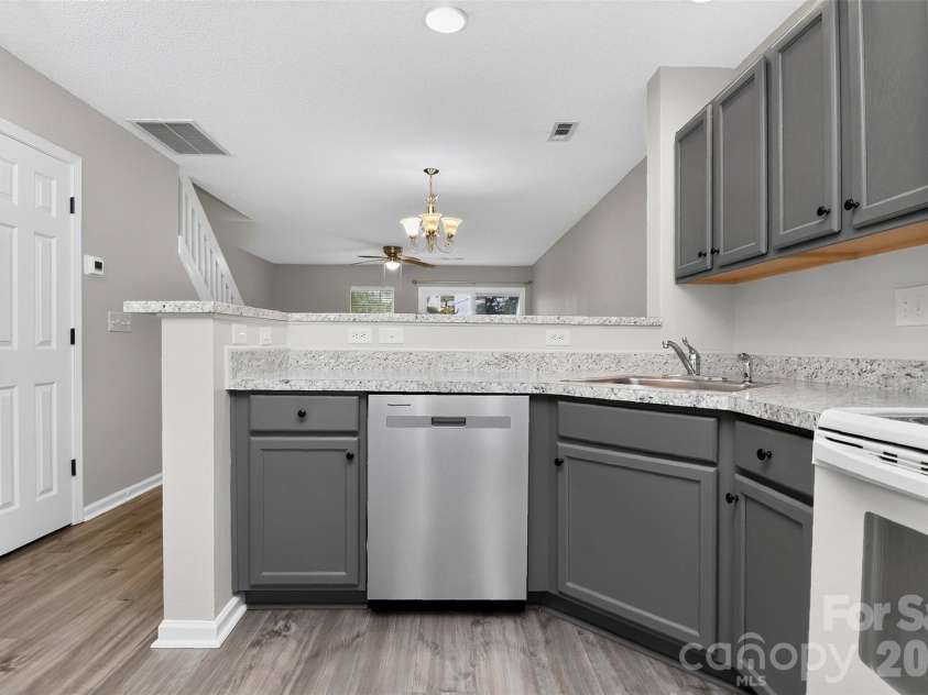 10866 Holly Ridge Boulevard, Charlotte, NC 28216.  MLS# CAR4401708, YatesRealty ID 42090. 