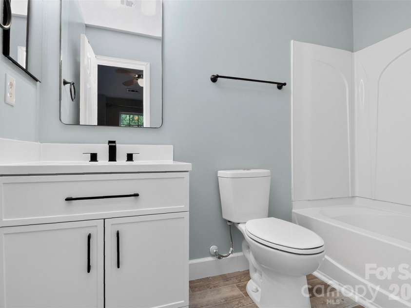 10866 Holly Ridge Boulevard, Charlotte, NC 28216.  MLS# CAR4401708, YatesRealty ID 42090. 