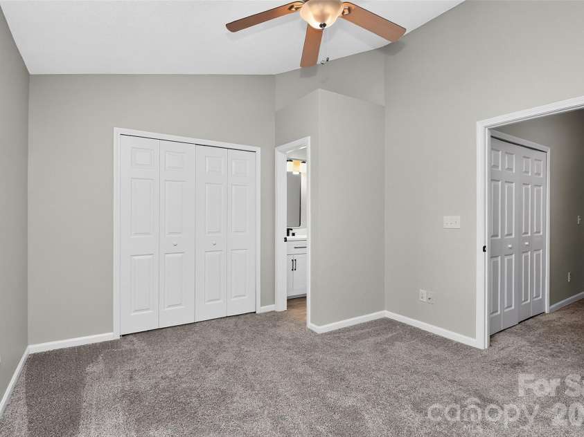 10866 Holly Ridge Boulevard, Charlotte, NC 28216.  MLS# CAR4401708, YatesRealty ID 42090. 