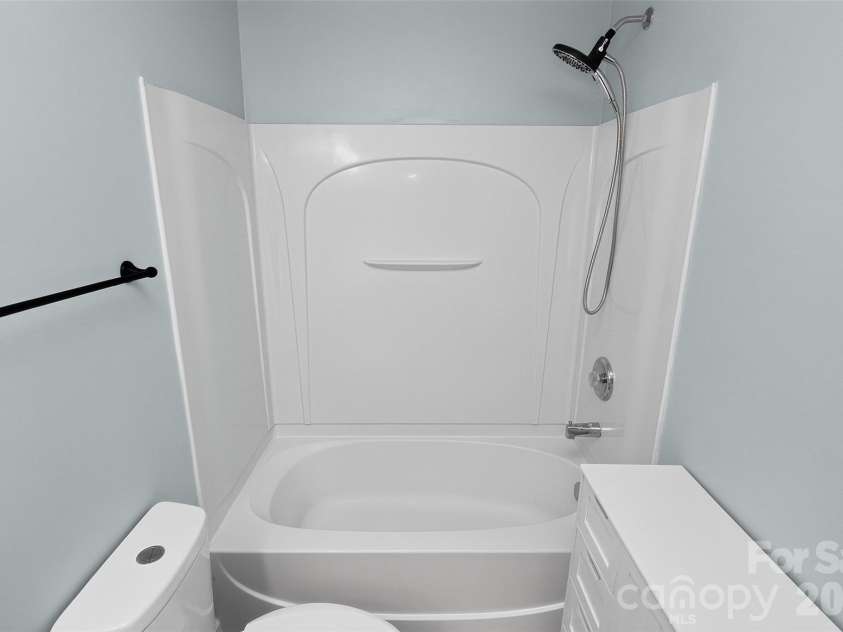 10866 Holly Ridge Boulevard, Charlotte, NC 28216.  MLS# CAR4401708, YatesRealty ID 42090. 