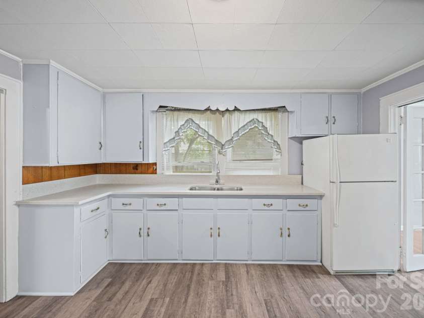 834 Murphy Street, Kannapolis, NC 28081.  MLS# CAR4411627, YatesRealty ID 42091. 