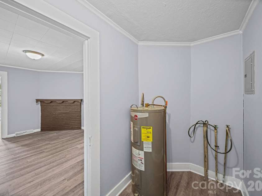 834 Murphy Street, Kannapolis, NC 28081.  MLS# CAR4411627, YatesRealty ID 42091. 