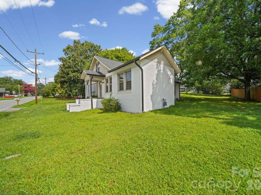834 Murphy Street, Kannapolis, NC 28081.  MLS# CAR4411627, YatesRealty ID 42091. 