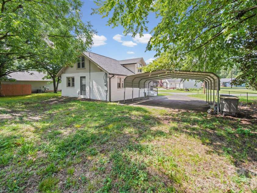 834 Murphy Street, Kannapolis, NC 28081.  MLS# CAR4411627, YatesRealty ID 42091. 