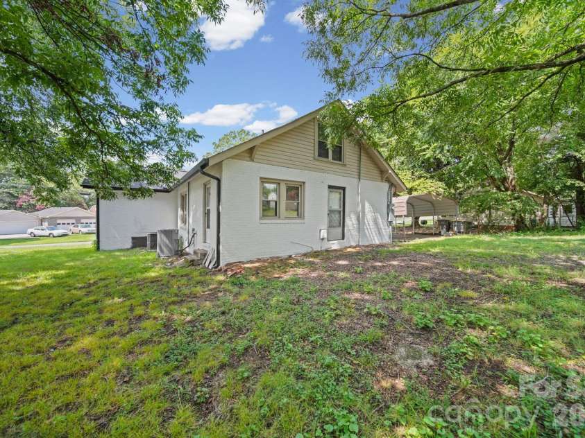834 Murphy Street, Kannapolis, NC 28081.  MLS# CAR4411627, YatesRealty ID 42091. 