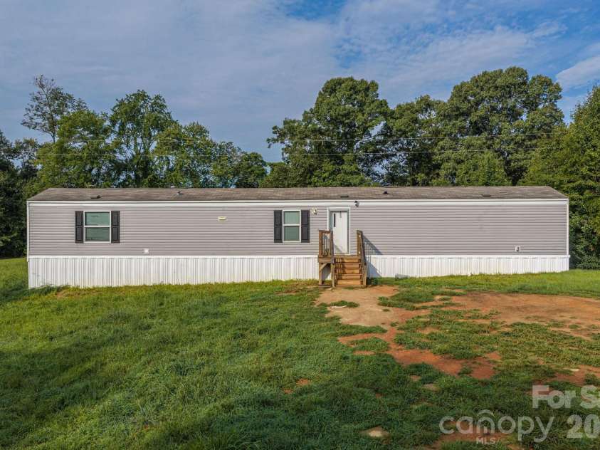 4081 Benny Shrum Lane, Maiden, NC 28650.  MLS# CAR4411843, YatesRealty ID 42098. 