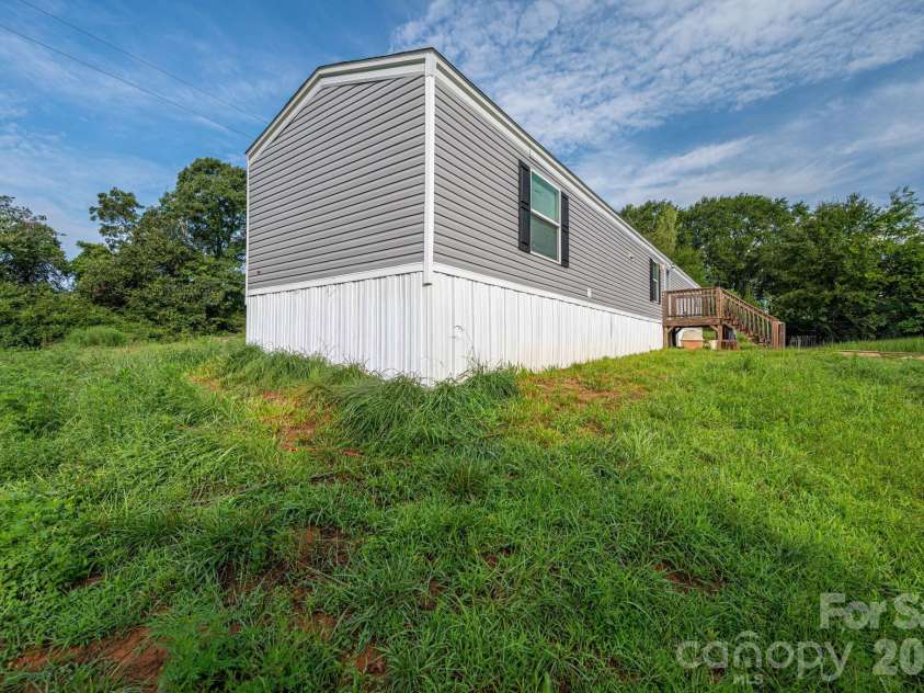 4081 Benny Shrum Lane, Maiden, NC 28650.  MLS# CAR4411843, YatesRealty ID 42098. 