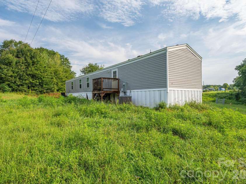 4081 Benny Shrum Lane, Maiden, NC 28650.  MLS# CAR4411843, YatesRealty ID 42098. 