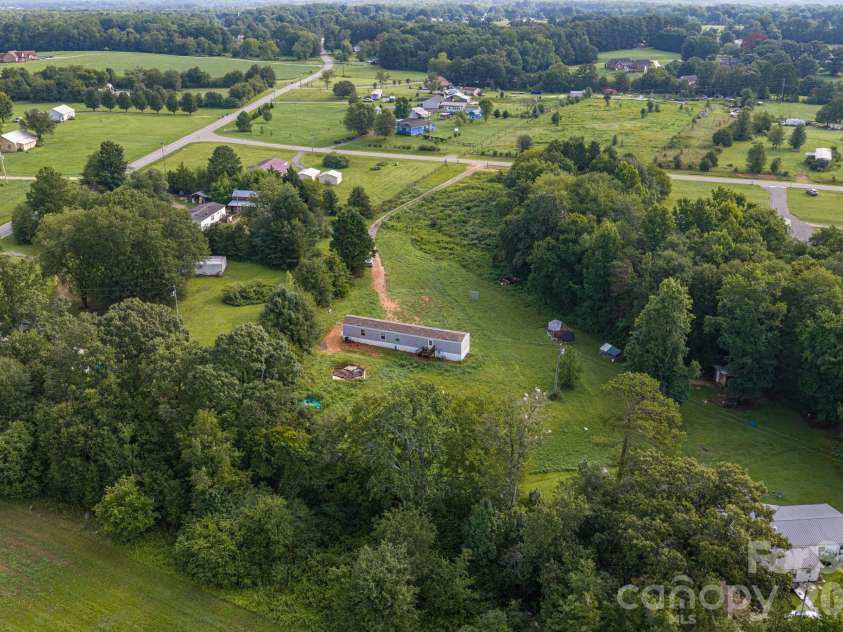 4081 Benny Shrum Lane, Maiden, NC 28650.  MLS# CAR4411843, YatesRealty ID 42098. 