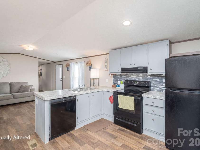 4081 Benny Shrum Lane, Maiden, NC 28650.  MLS# CAR4411843, YatesRealty ID 42098. 