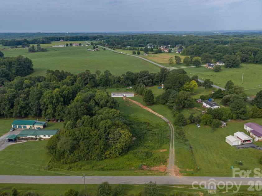 4081 Benny Shrum Lane, Maiden, NC 28650.  MLS# CAR4411843, YatesRealty ID 42098. 