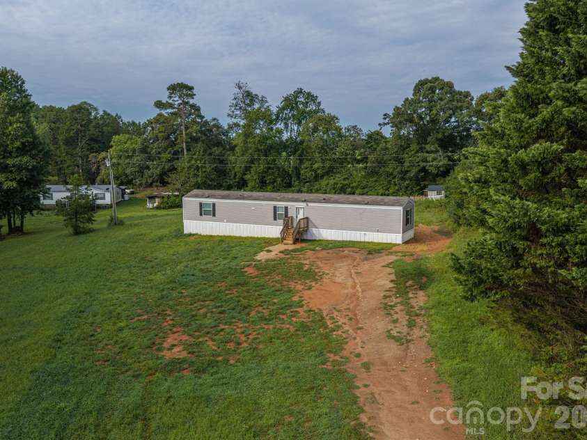4081 Benny Shrum Lane, Maiden, NC 28650.  MLS# CAR4411843, YatesRealty ID 42098. 
