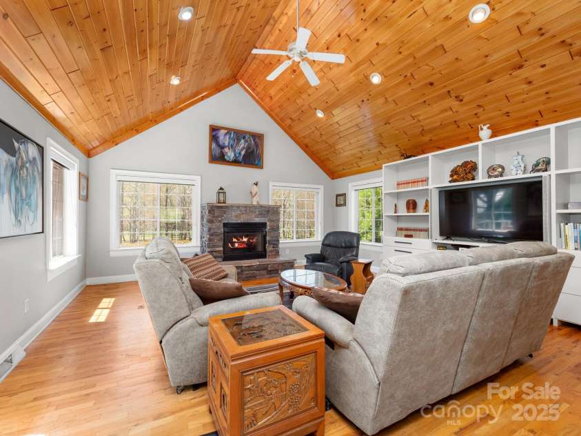 132 Green Meadows Lane, Columbus, NC 28722.  MLS# CAR4242654, YatesRealty ID 4210. 