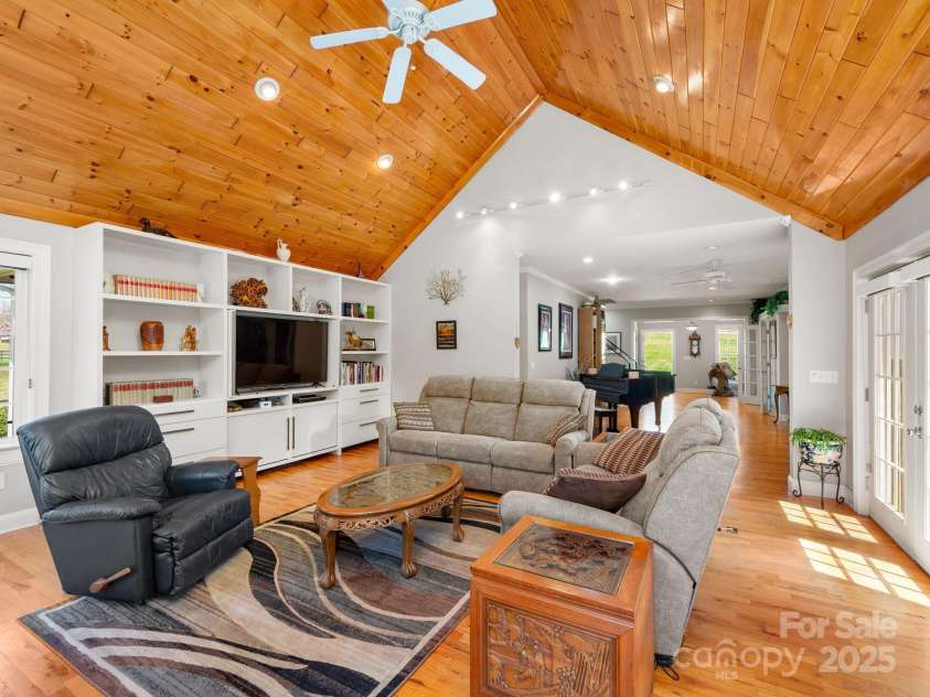 132 Green Meadows Lane, Columbus, NC 28722.  MLS# CAR4242654, YatesRealty ID 4210. 