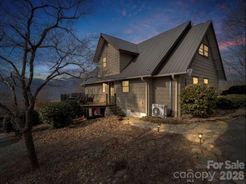 139 Valley View Circle, Lake Lure, NC 28746.  MLS# CAR4329352, YatesRealty ID 4210. 