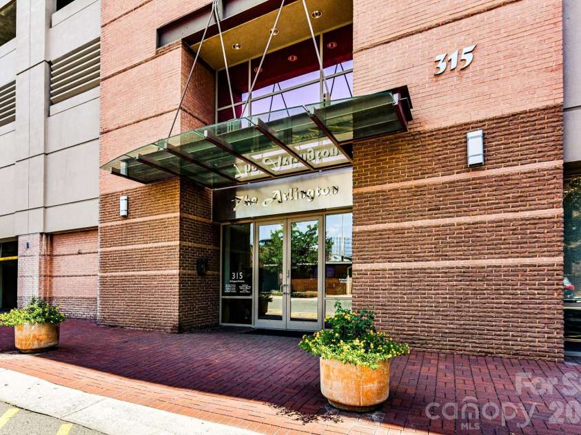 315 Arlington Avenue, Charlotte, NC 28203.  MLS# CAR4373961, YatesRealty ID 4210. 