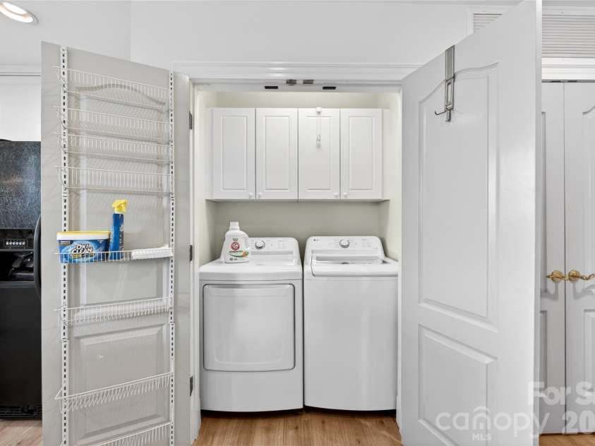 315 Arlington Avenue, Charlotte, NC 28203.  MLS# CAR4373961, YatesRealty ID 4210. 