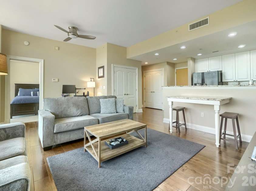 315 Arlington Avenue, Charlotte, NC 28203.  MLS# CAR4430031, YatesRealty ID 4210. 