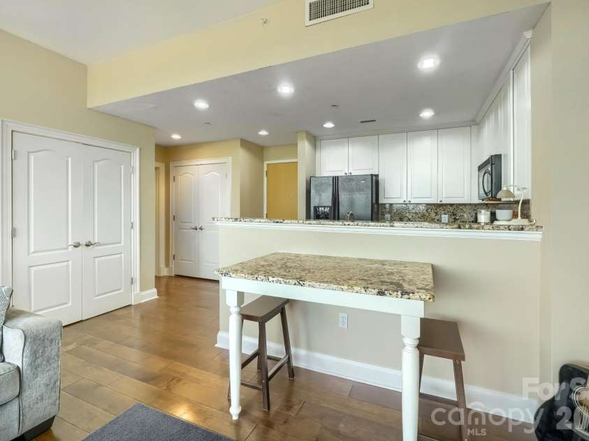 315 Arlington Avenue, Charlotte, NC 28203.  MLS# CAR4430031, YatesRealty ID 4210. 