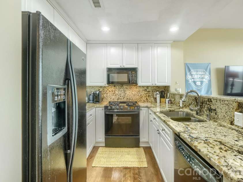 315 Arlington Avenue, Charlotte, NC 28203.  MLS# CAR4430031, YatesRealty ID 4210. 