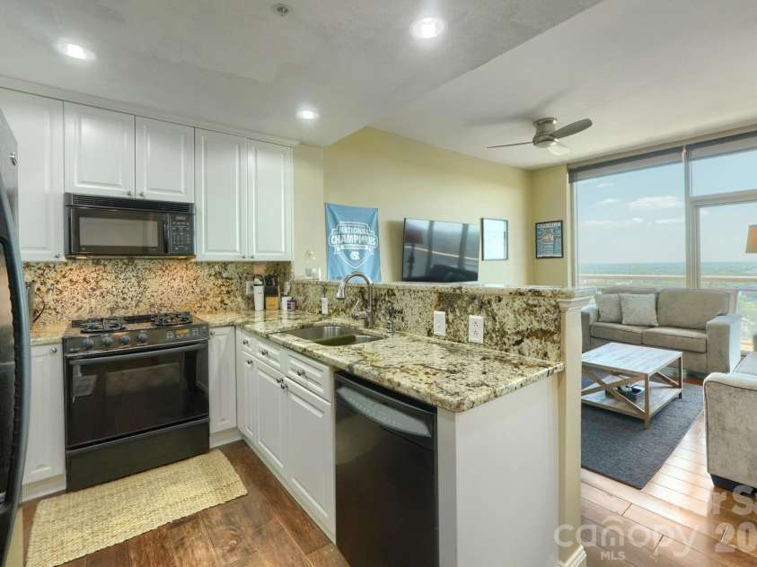 315 Arlington Avenue, Charlotte, NC 28203.  MLS# CAR4430031, YatesRealty ID 4210. 