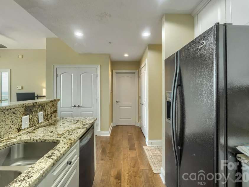 315 Arlington Avenue, Charlotte, NC 28203.  MLS# CAR4430031, YatesRealty ID 4210. 