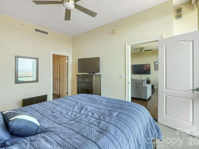 315 Arlington Avenue, Charlotte, NC 28203.  MLS# CAR4430031, YatesRealty ID 4210. 