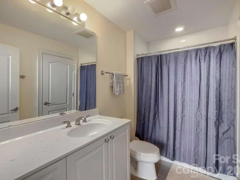 315 Arlington Avenue, Charlotte, NC 28203.  MLS# CAR4430031, YatesRealty ID 4210. 
