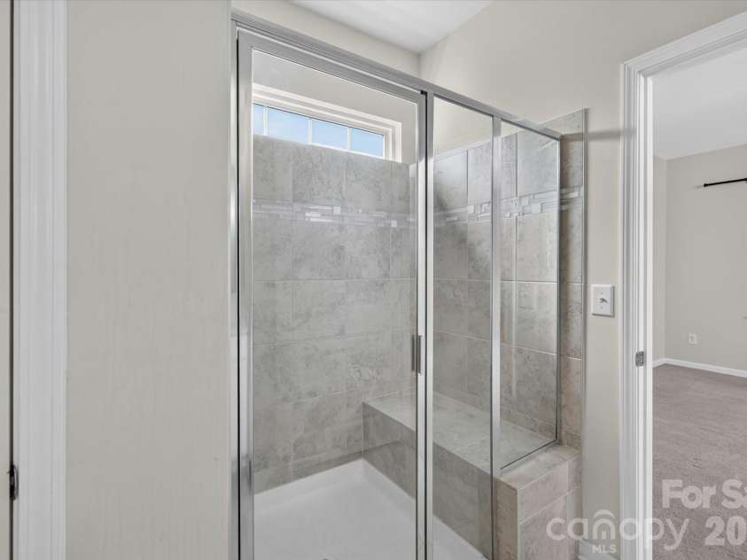 14016 Southbridge Forest Drive, Charlotte, NC 28273.  MLS# CAR4404050, YatesRealty ID 42102. Large Primary Shower