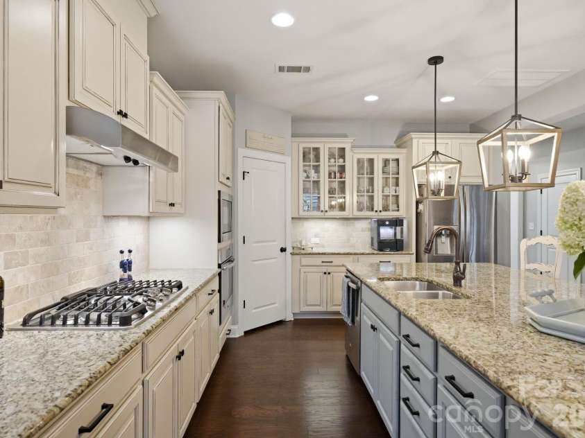 109 Heron Cove Loop, Mooresville, NC 28117.  MLS# CAR4406863, YatesRealty ID 42104. 
