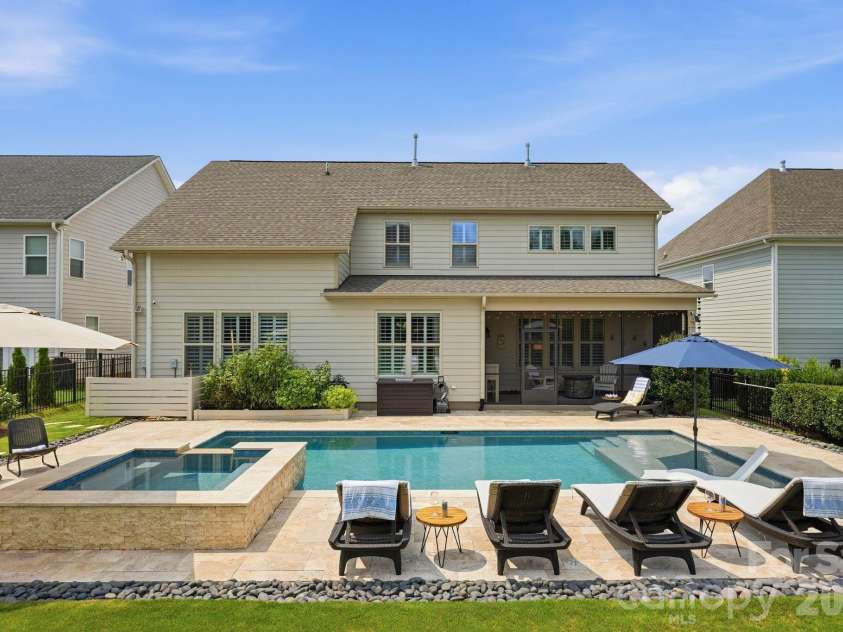 109 Heron Cove Loop, Mooresville, NC 28117.  MLS# CAR4406863, YatesRealty ID 42104. 