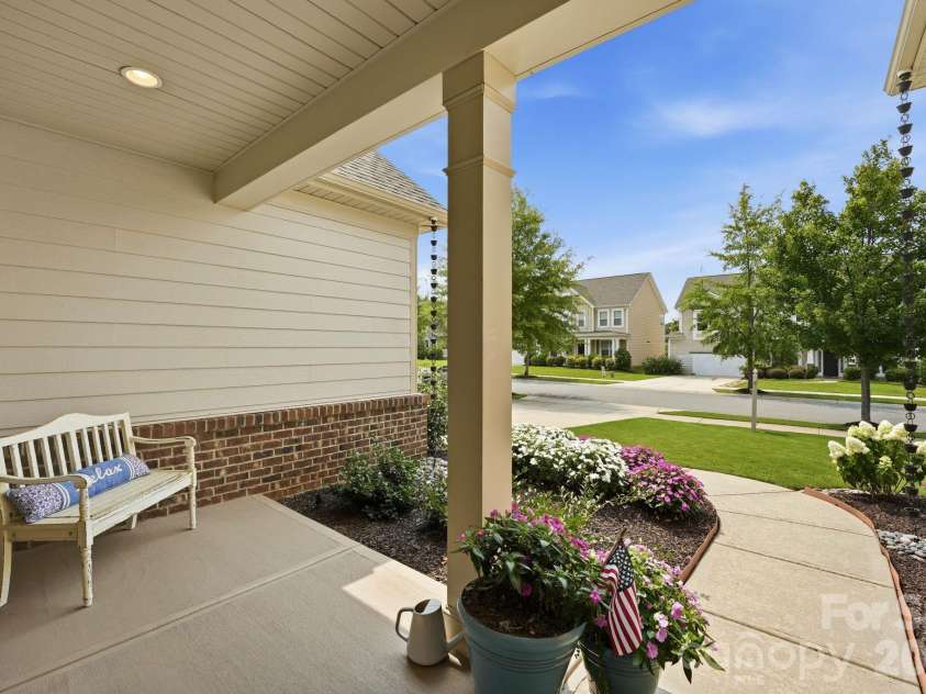 109 Heron Cove Loop, Mooresville, NC 28117.  MLS# CAR4406863, YatesRealty ID 42104. 
