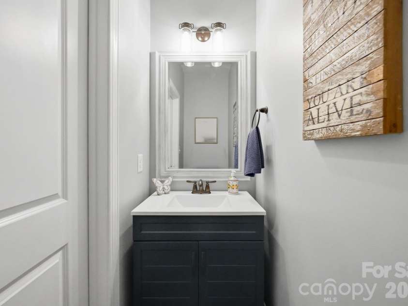 109 Heron Cove Loop, Mooresville, NC 28117.  MLS# CAR4406863, YatesRealty ID 42104. Powder Room