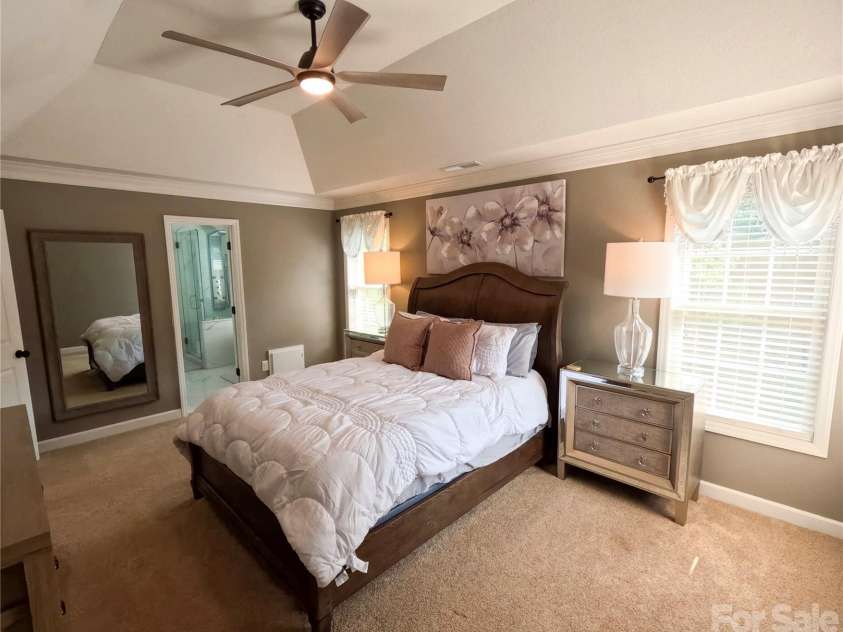 910 44th Avenue Court, Hickory, NC 28601.  MLS# CAR4408465, YatesRealty ID 42105. 
