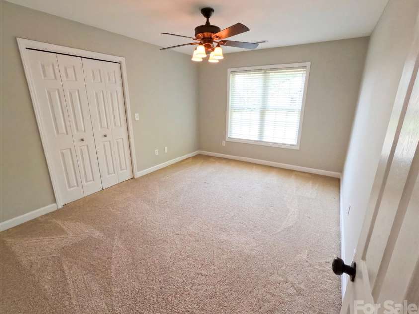 910 44th Avenue Court, Hickory, NC 28601.  MLS# CAR4408465, YatesRealty ID 42105. 