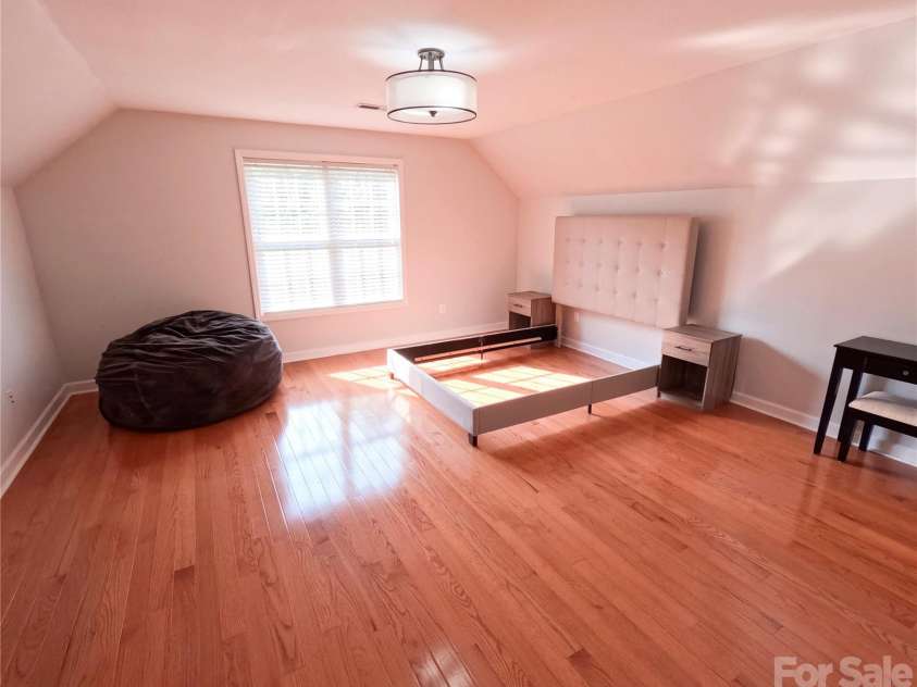 910 44th Avenue Court, Hickory, NC 28601.  MLS# CAR4408465, YatesRealty ID 42105. 