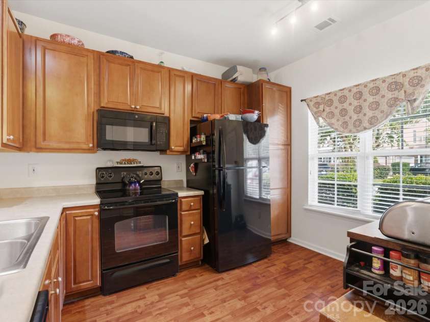 209 Tail Race Lane, Fort Mill, SC 29715.  MLS# CAR4408718, YatesRealty ID 42106. Kitchen