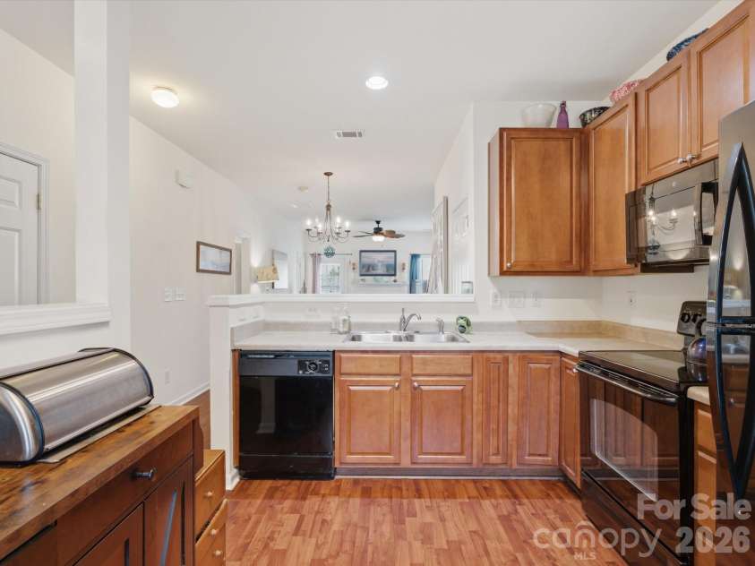 209 Tail Race Lane, Fort Mill, SC 29715.  MLS# CAR4408718, YatesRealty ID 42106. Kitchen