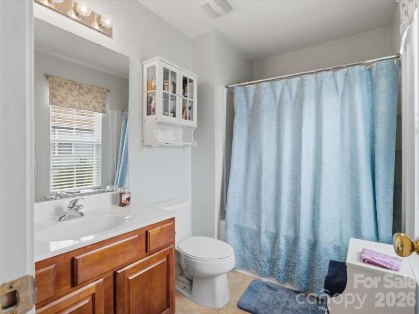 209 Tail Race Lane, Fort Mill, SC 29715.  MLS# CAR4408718, YatesRealty ID 42106. Primary Bathroom