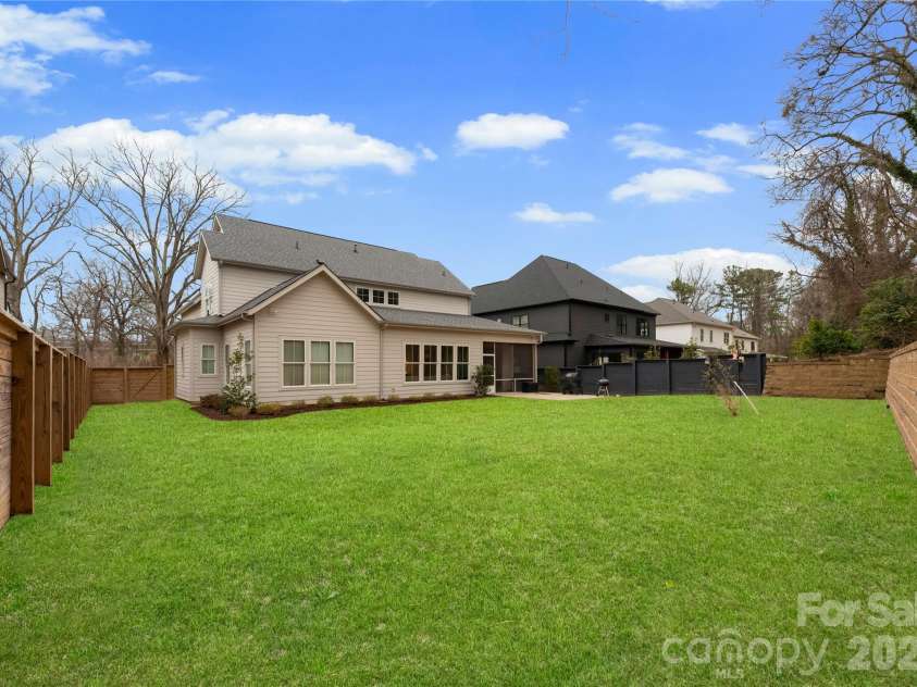 1527 St George Street, Charlotte, NC 28205.  MLS# CAR4409059, YatesRealty ID 42107. 