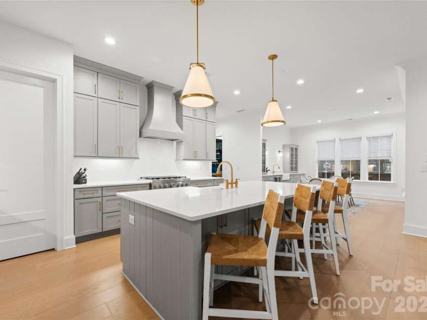 1527 St George Street, Charlotte, NC 28205.  MLS# CAR4409059, YatesRealty ID 42107. 
